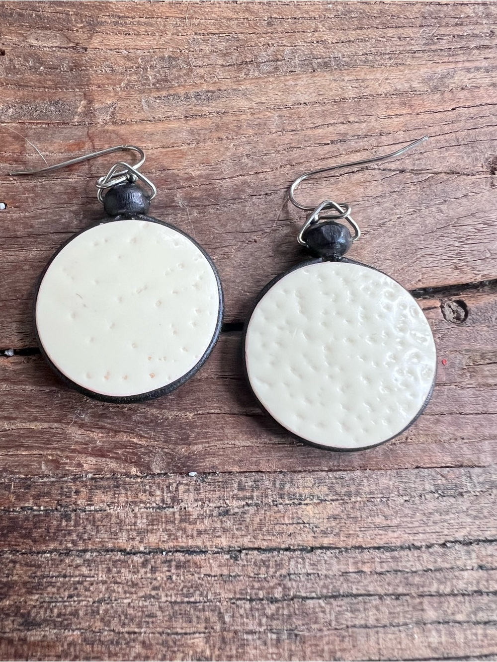 Red and White Handcrafted Round Dangle Earrings - Picture 4 of 5